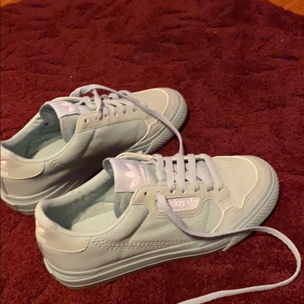 Girls addidas sneakers